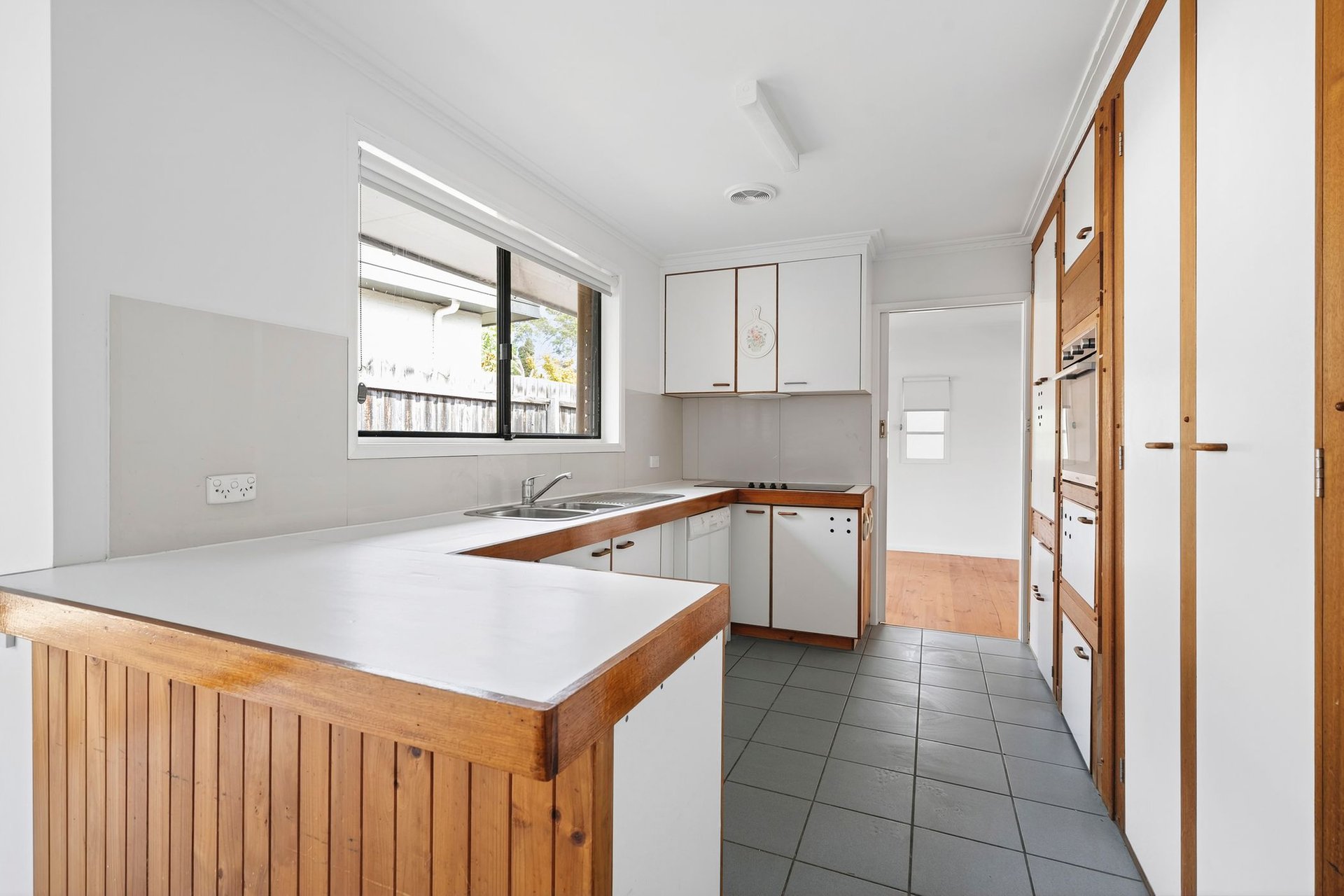 9 Cannes Court, Highton image 6