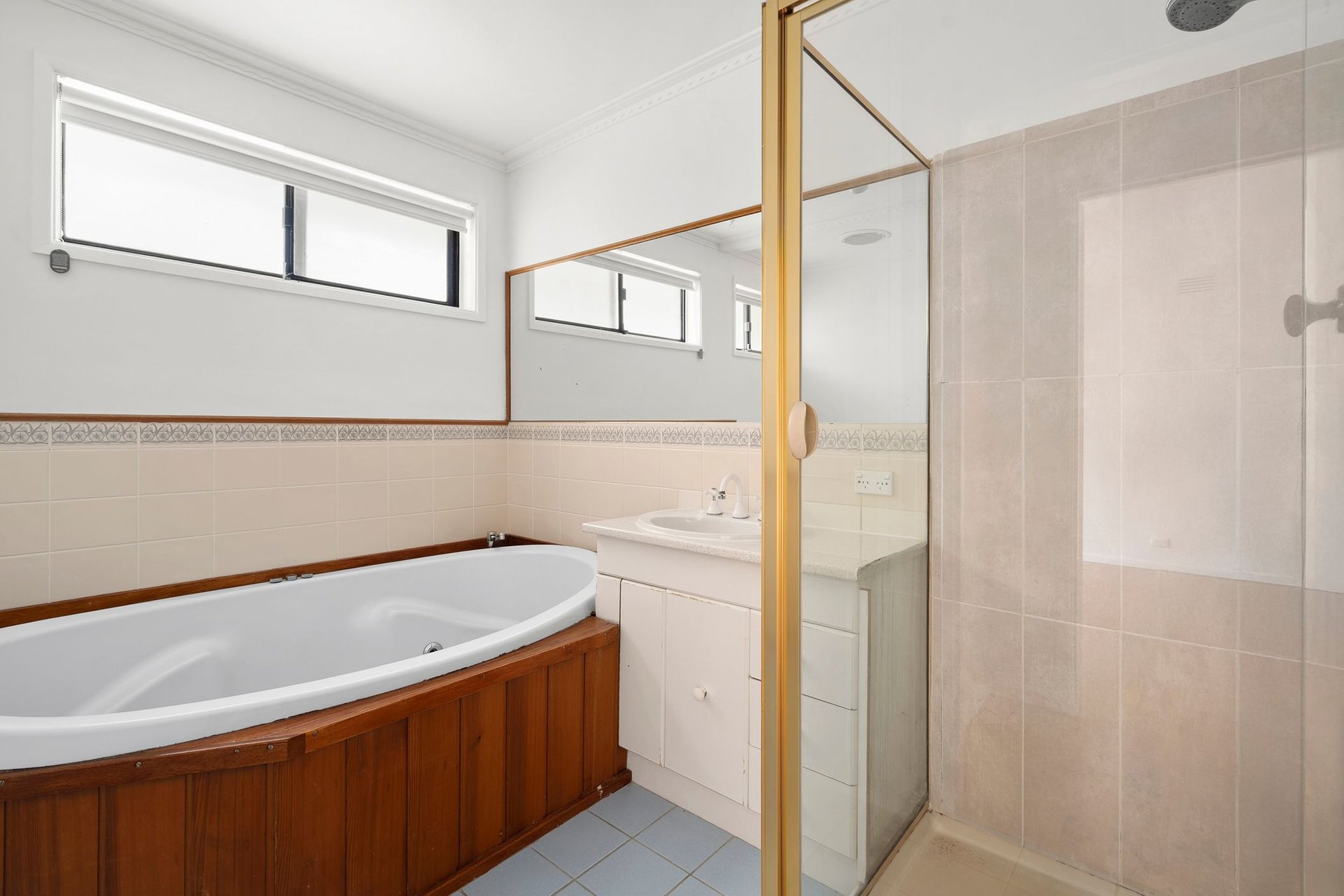 9 Cannes Court, Highton image 4