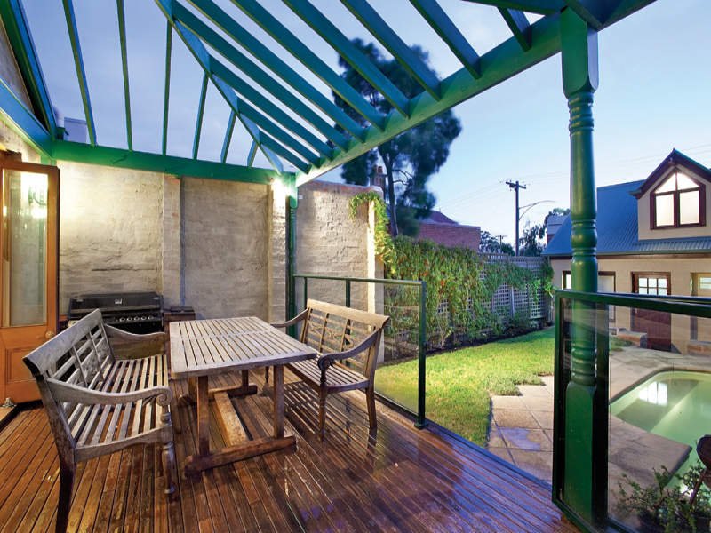 9 Canterbury Road, Albert Park image 3