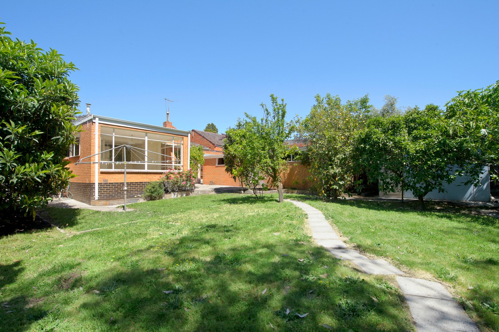 9 Carlyle Street, Ashwood image 6