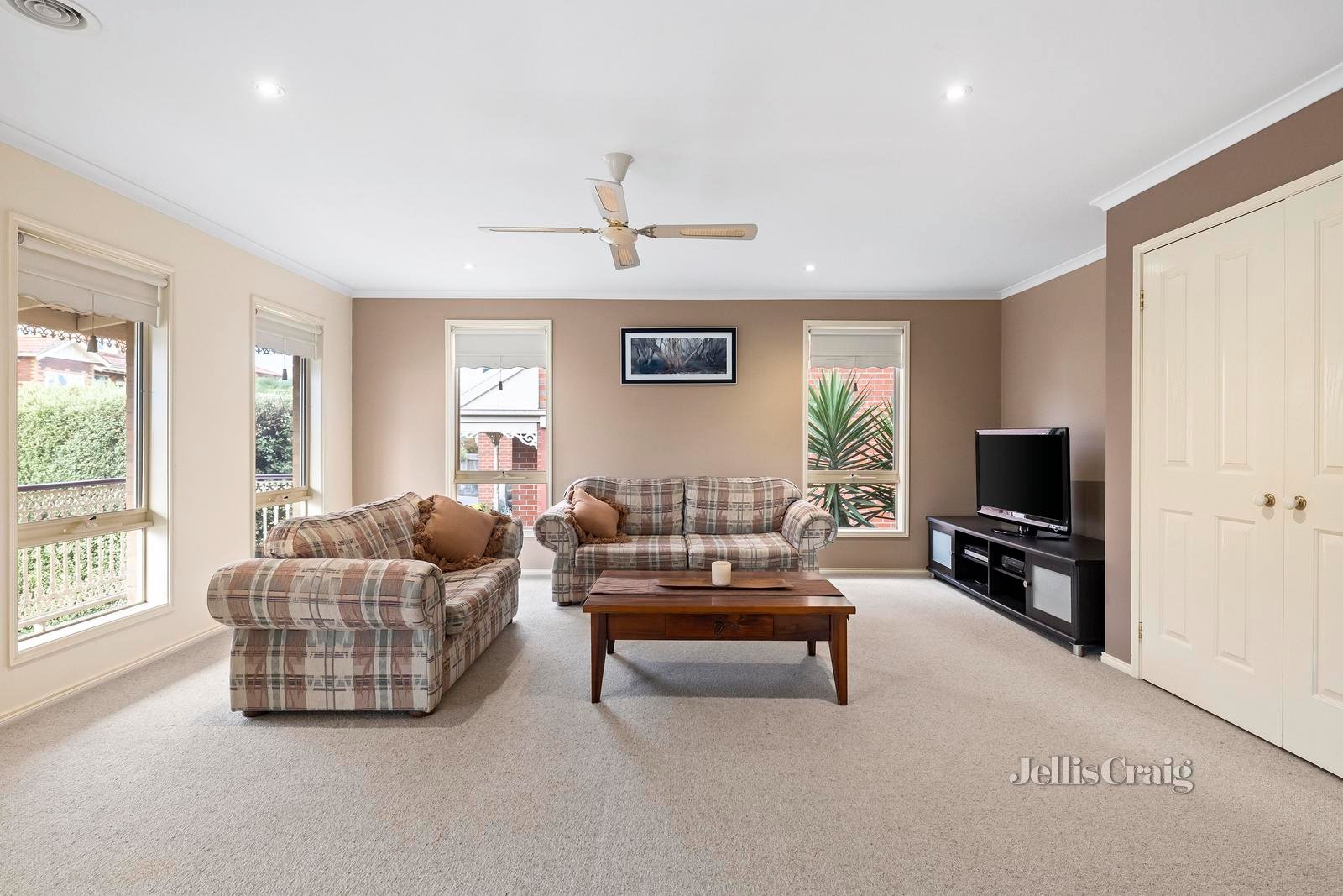 9 Champagne Rise, Chirnside Park image 11