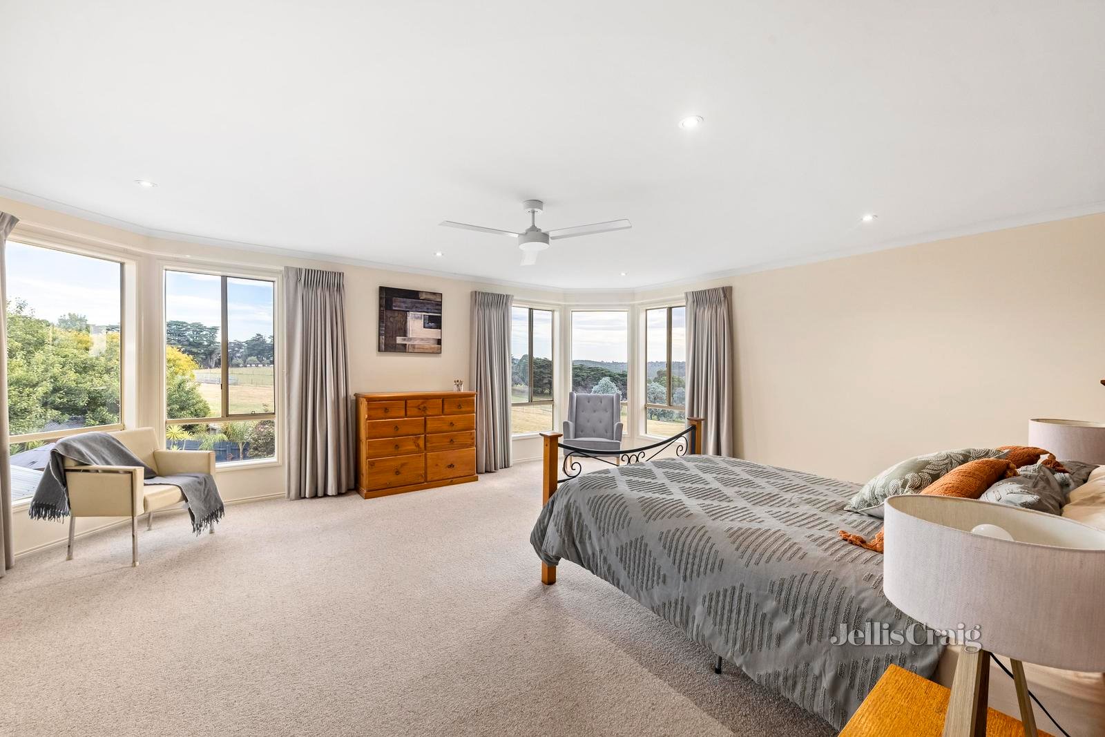 9 Champagne Rise, Chirnside Park image 13
