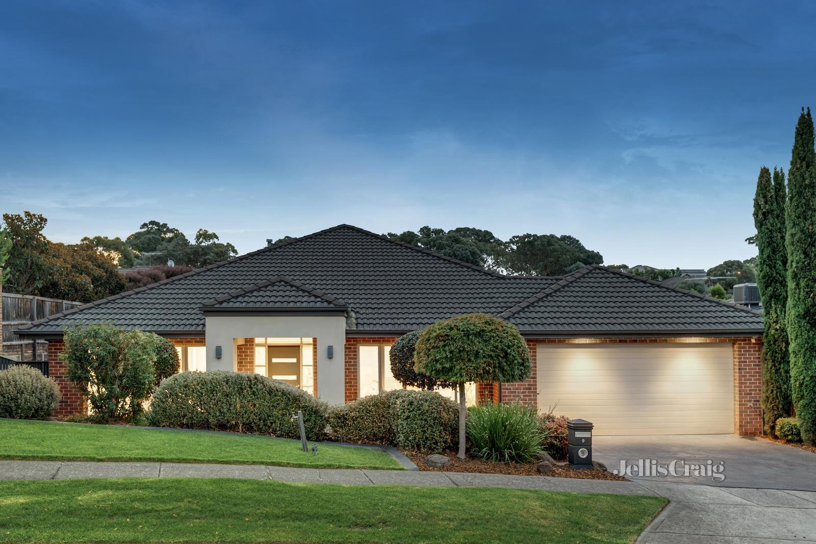 9 Charles Conder Place, Diamond Creek image 1