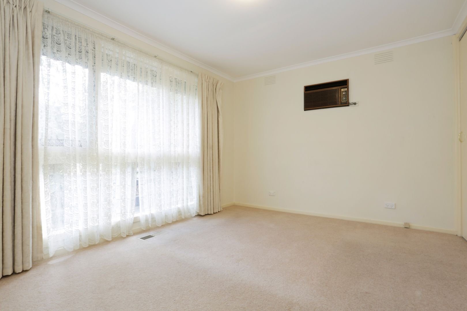 9 Chiswick Court, Templestowe image 5