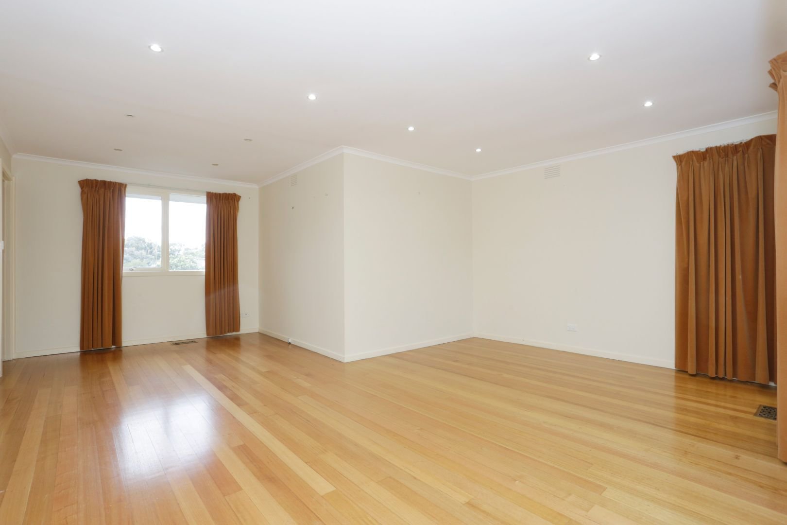 9 Chiswick Court, Templestowe image 4