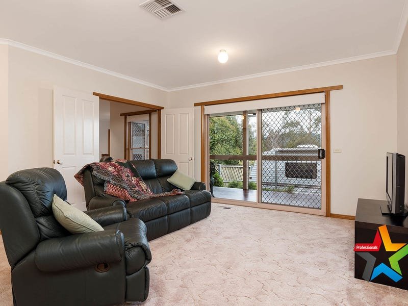 9 Christa Court, Lilydale image 8