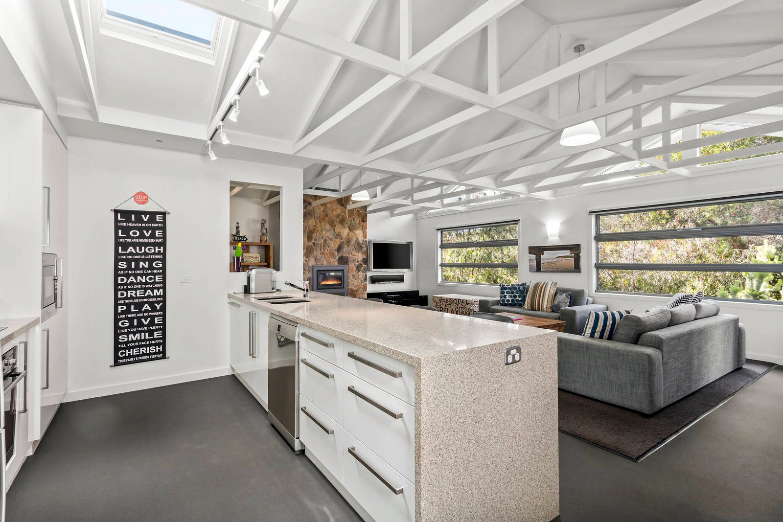 Property Gallery Thumbnail 4