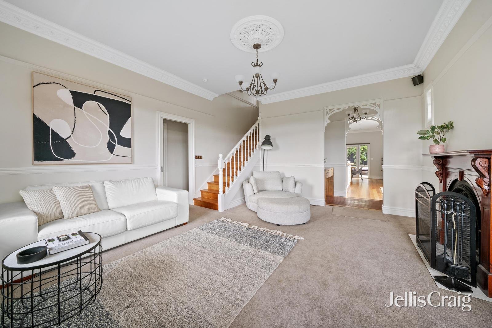 9 Clearwater Close, Eltham image 4