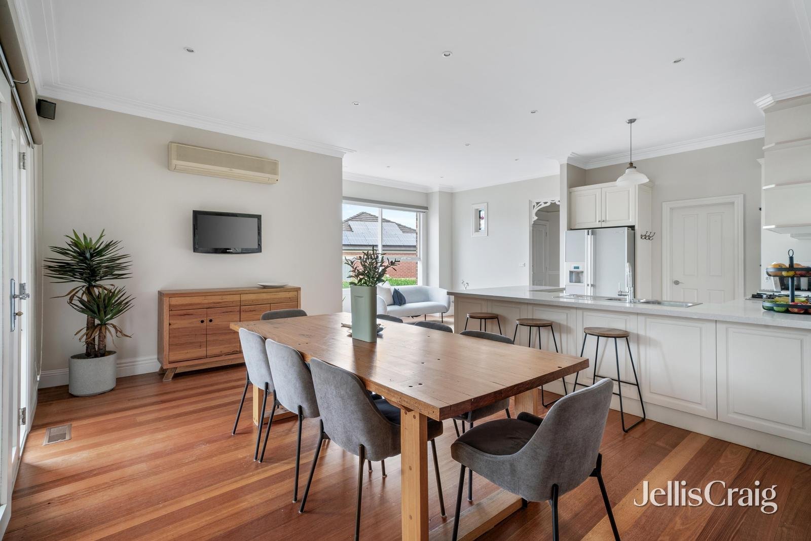 9 Clearwater Close, Eltham image 6