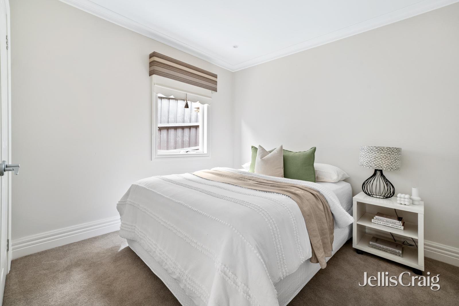 9 Clearwater Close, Eltham image 13