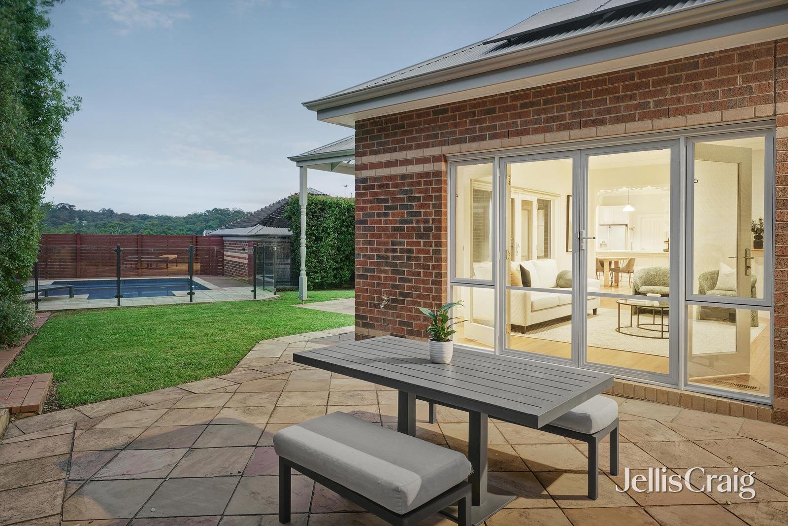 9 Clearwater Close, Eltham image 17