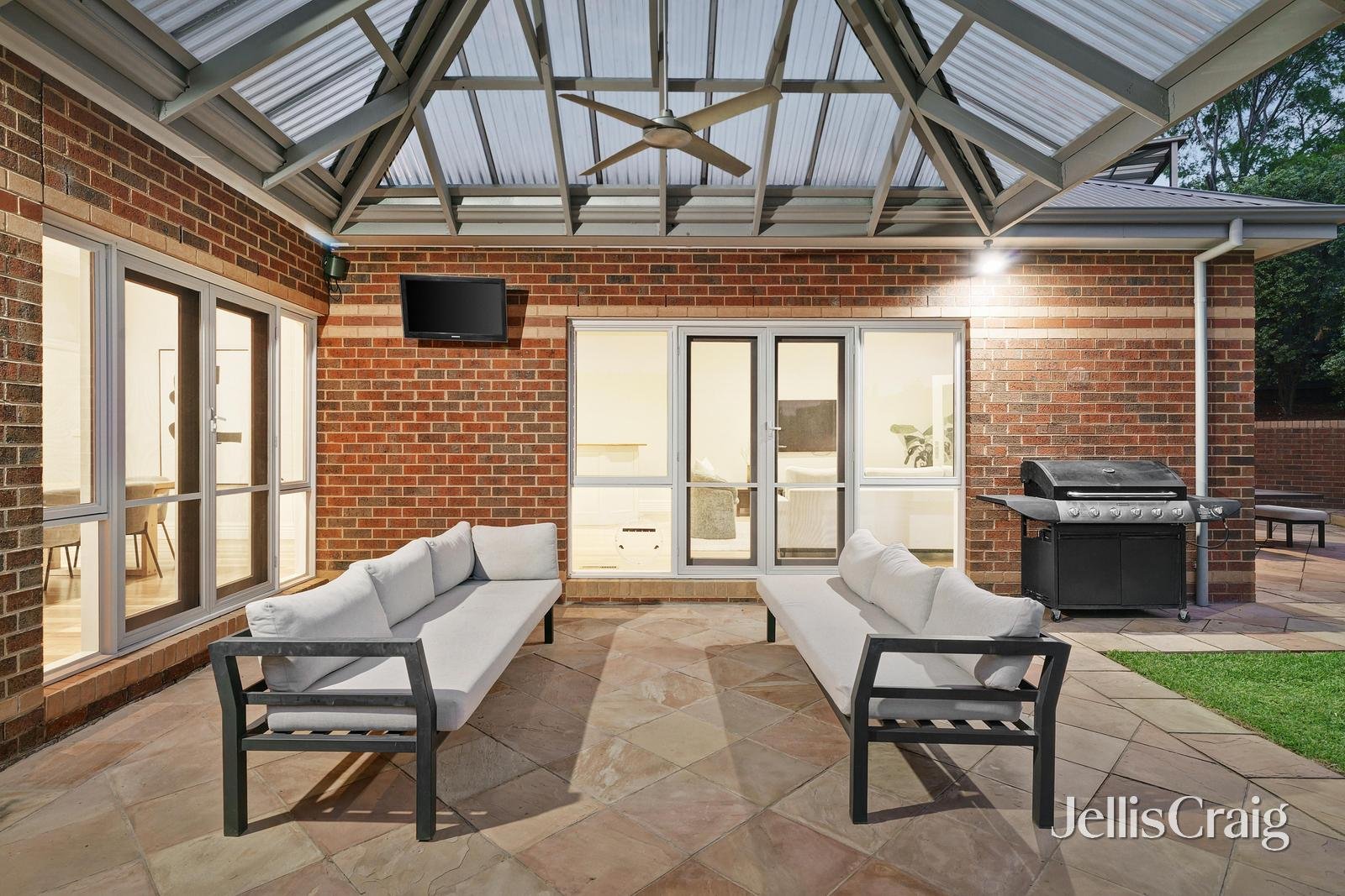 9 Clearwater Close, Eltham image 18