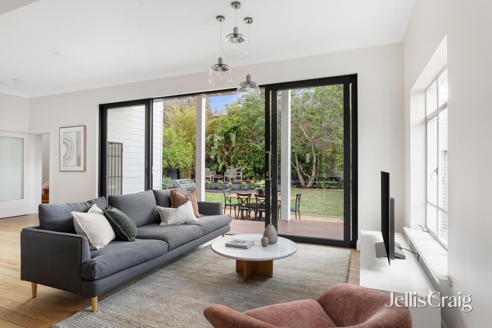 9 Clee Street, Mckinnon image 2