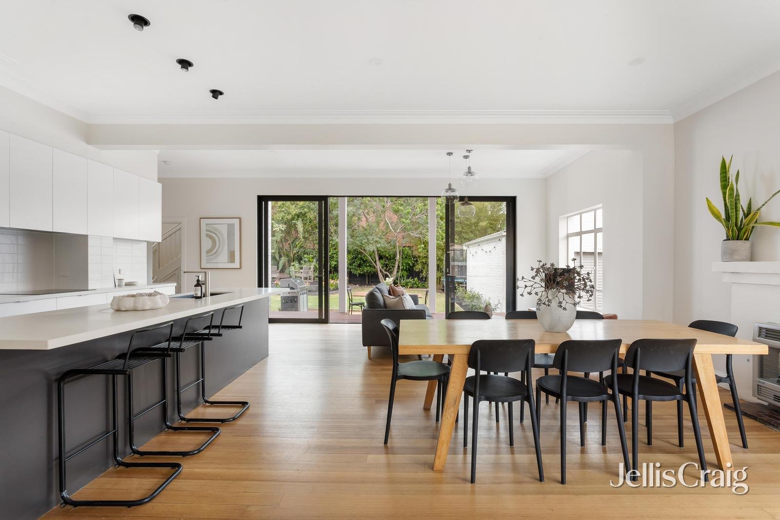 9 Clee Street, Mckinnon image 6