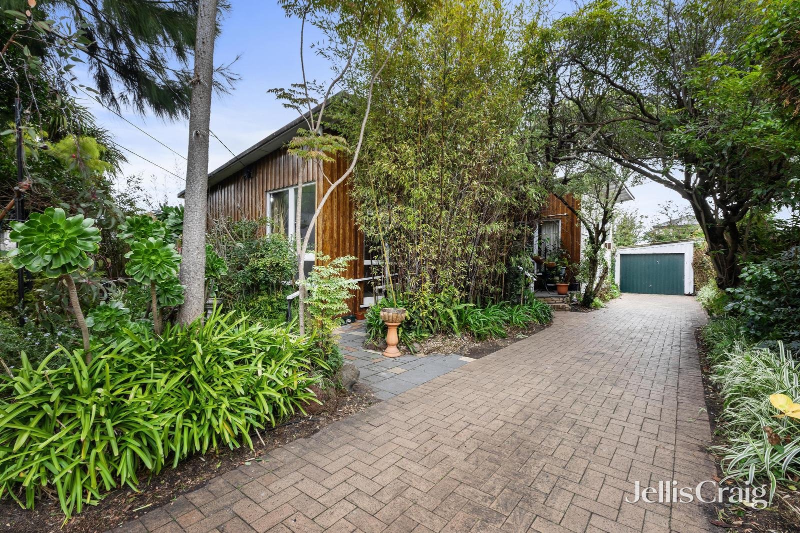 9 Clements Street, Bentleigh East image 2