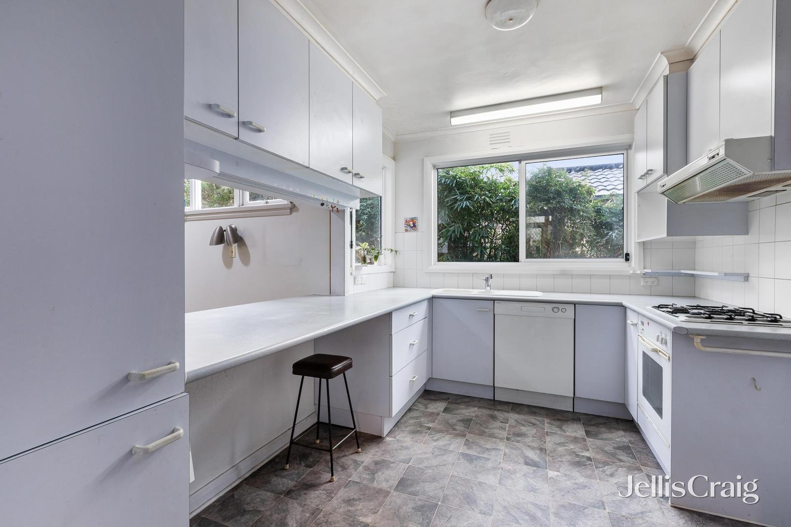 9 Clements Street, Bentleigh East image 4