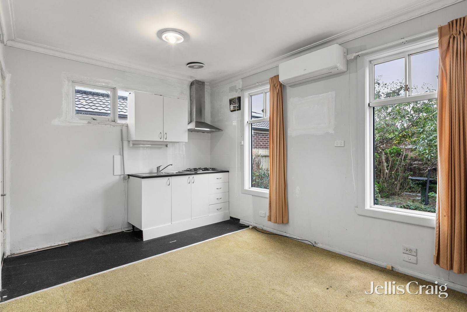9 Clements Street, Bentleigh East image 5