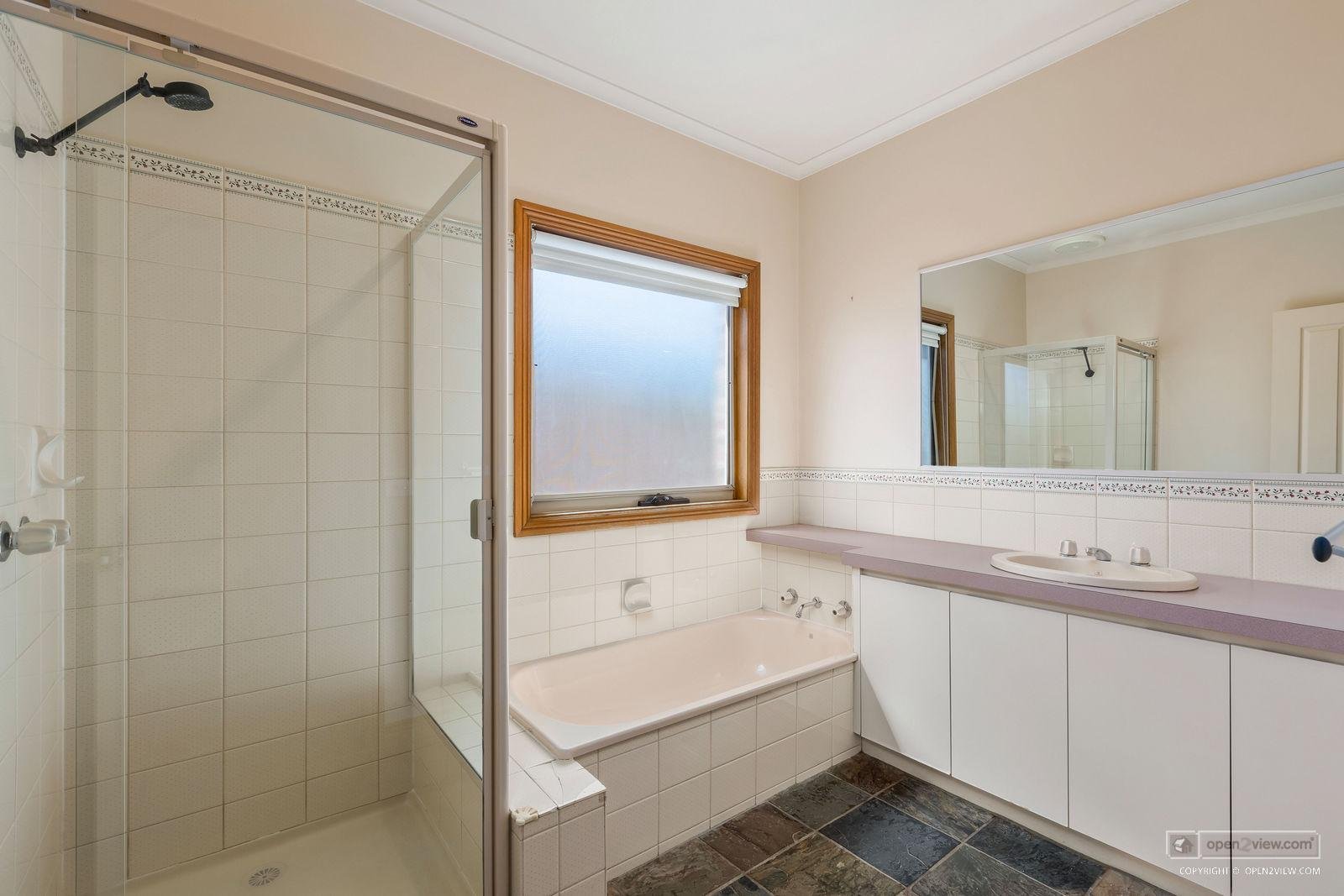 9 Conole Court, Lara image 4