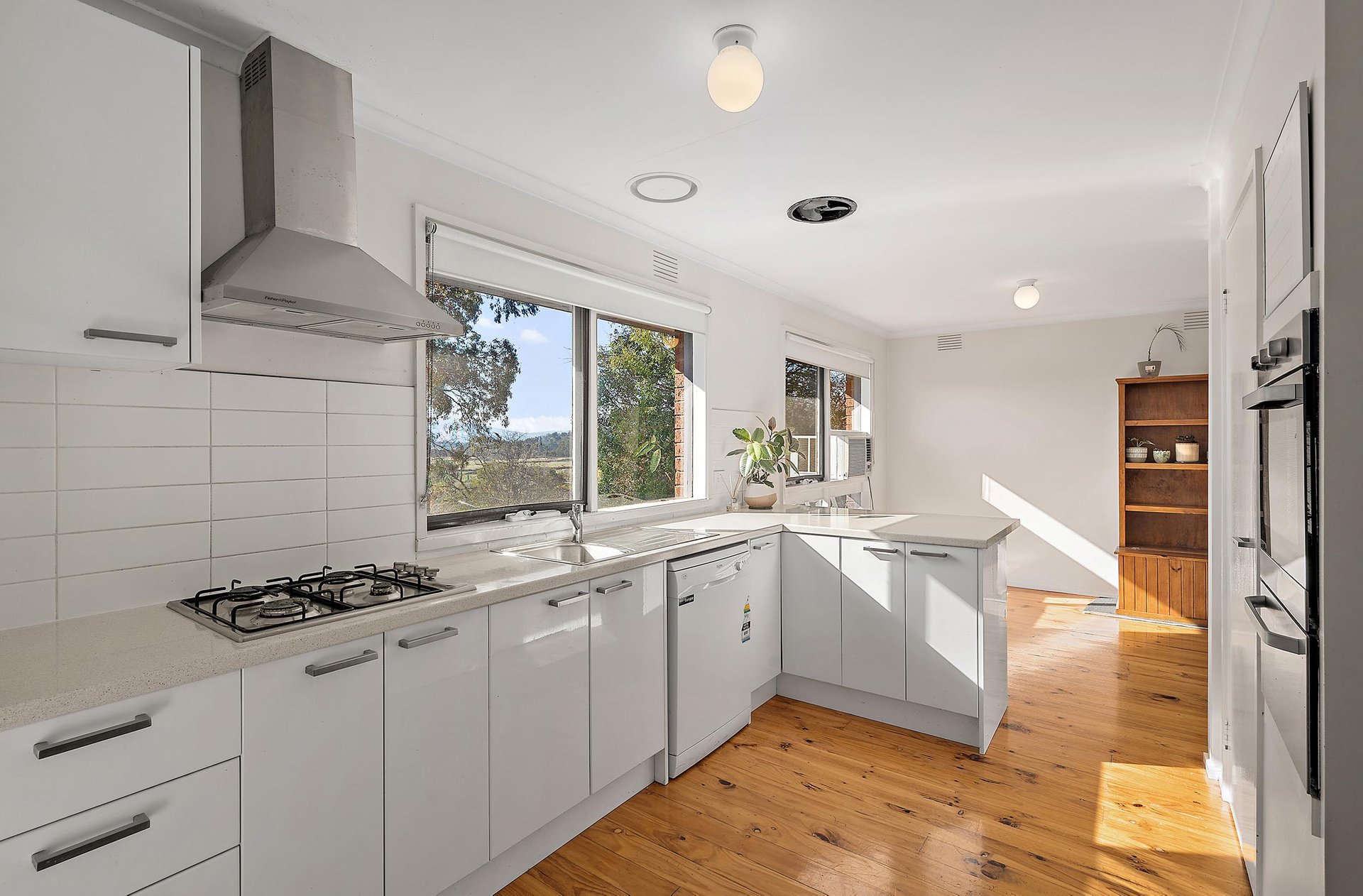 9 Crestway, Lilydale image 4