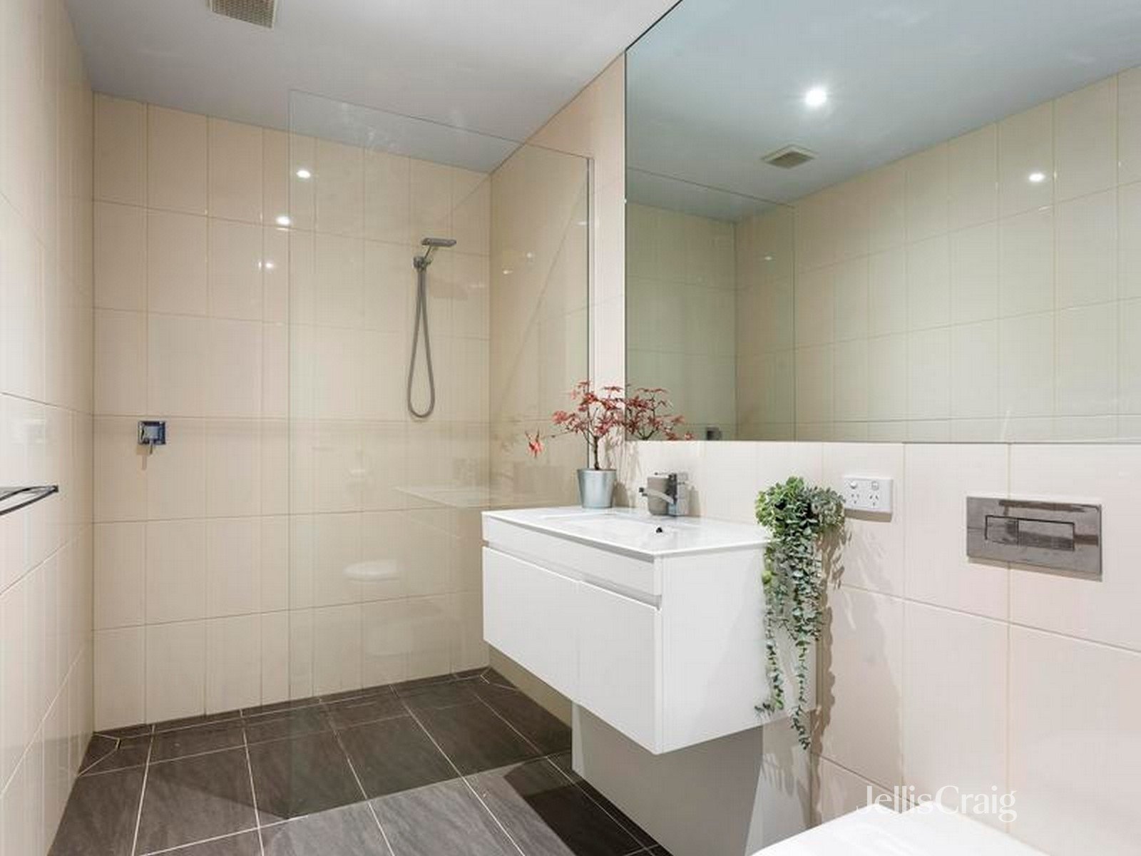 9 Curzon Place, North&nbsp;Melbourne image 9