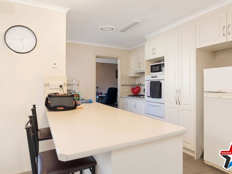 9 David Drive, Mooroolbark image 4