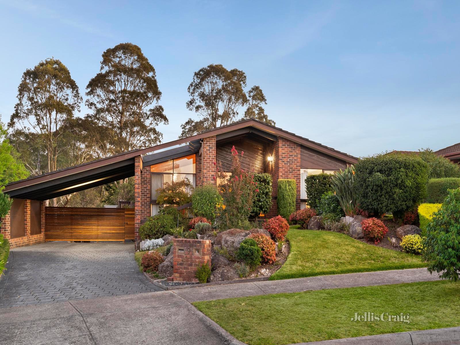 9 Dilkara Court, Doncaster East image 1