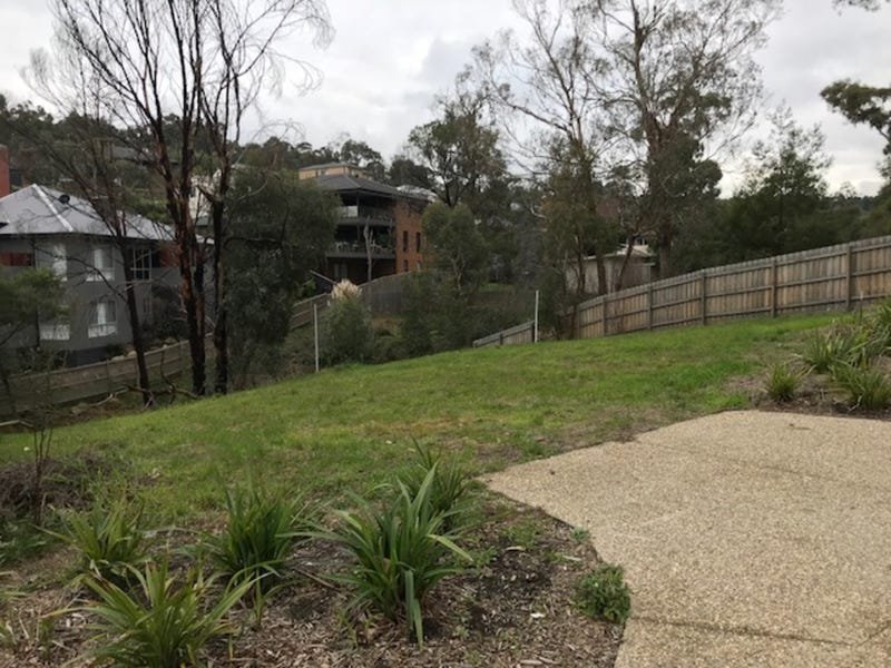 9 Dixon Place, Lilydale image 2
