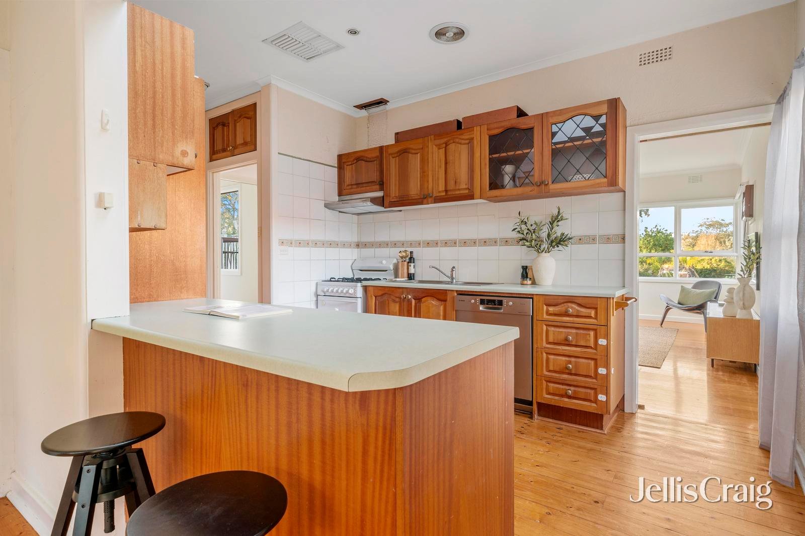 9 Donald Street, Greensborough image 4