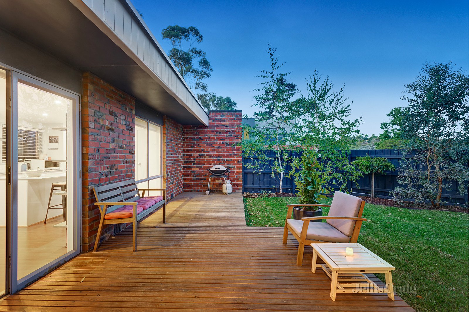 9 Doon Court, Briar Hill image 1