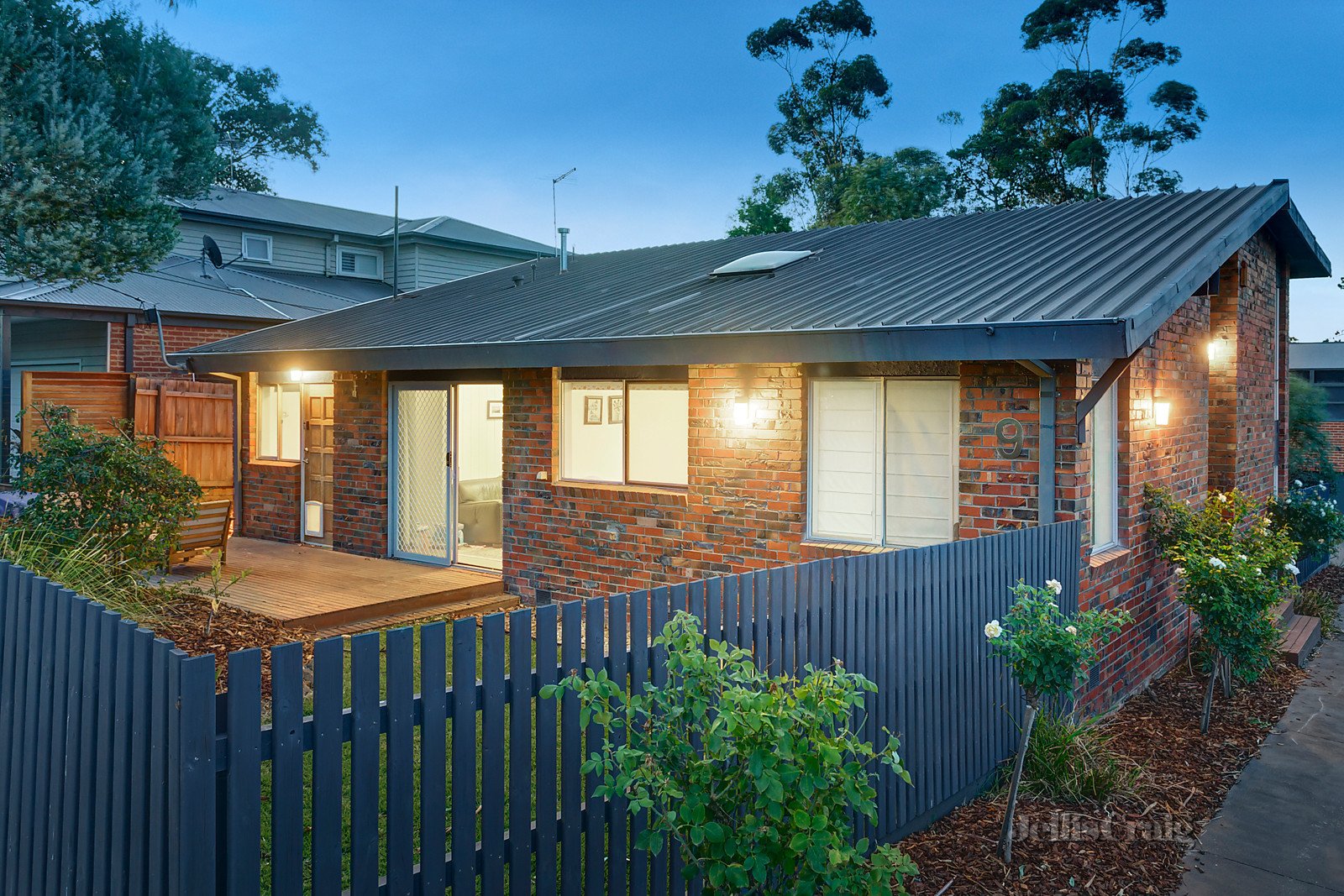 9 Doon Court, Briar Hill image 10