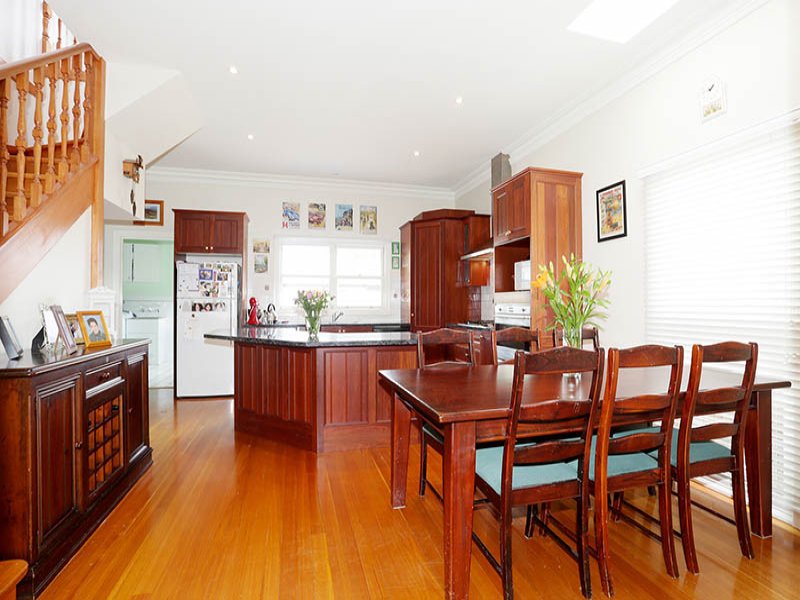 9 Douch Street, Williamstown image 2