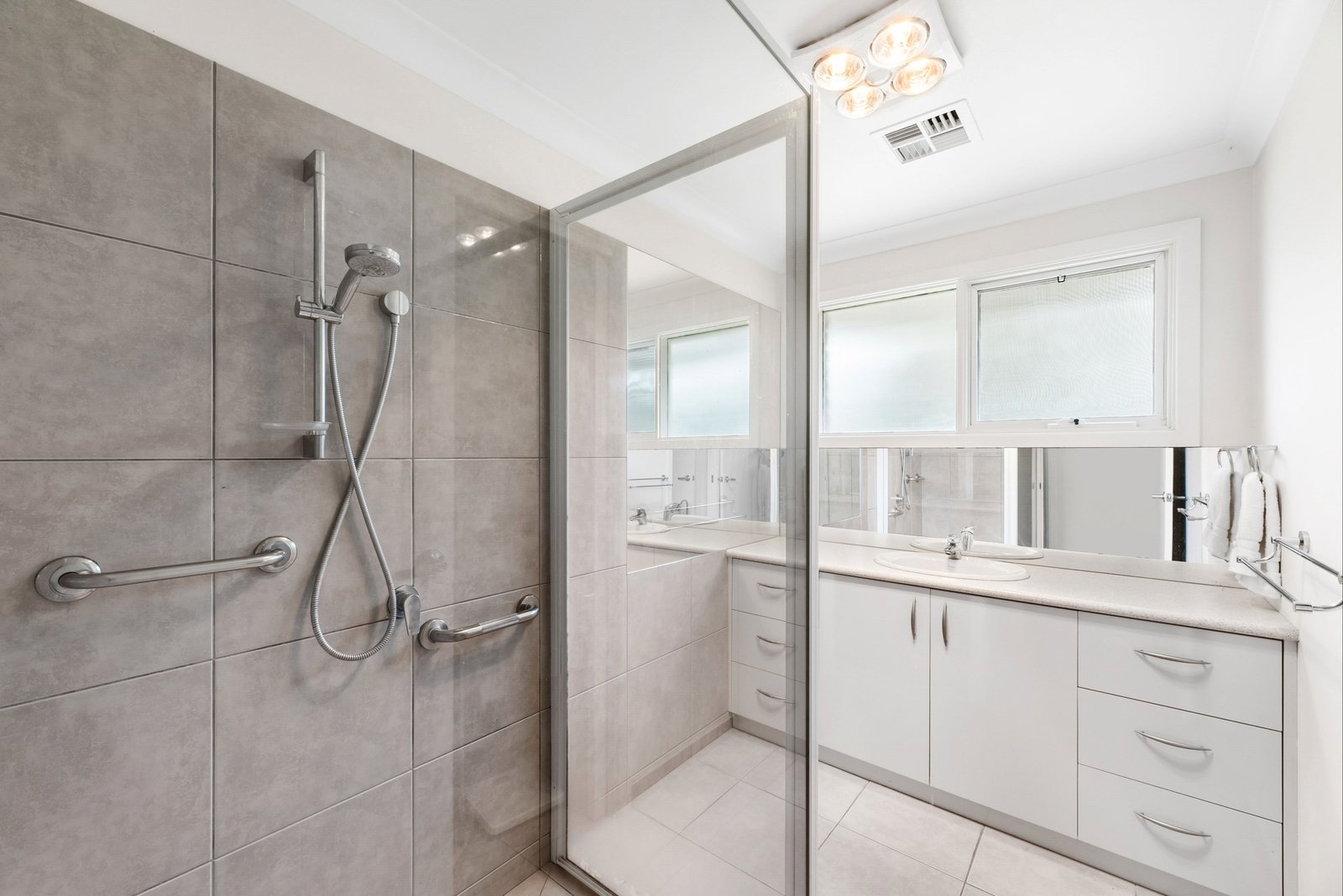 Property Gallery Thumbnail 6