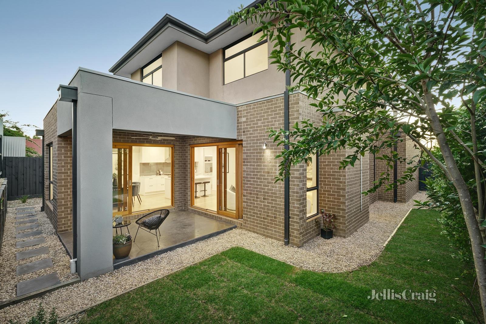 9 Drewett Street, Surrey Hills image 12