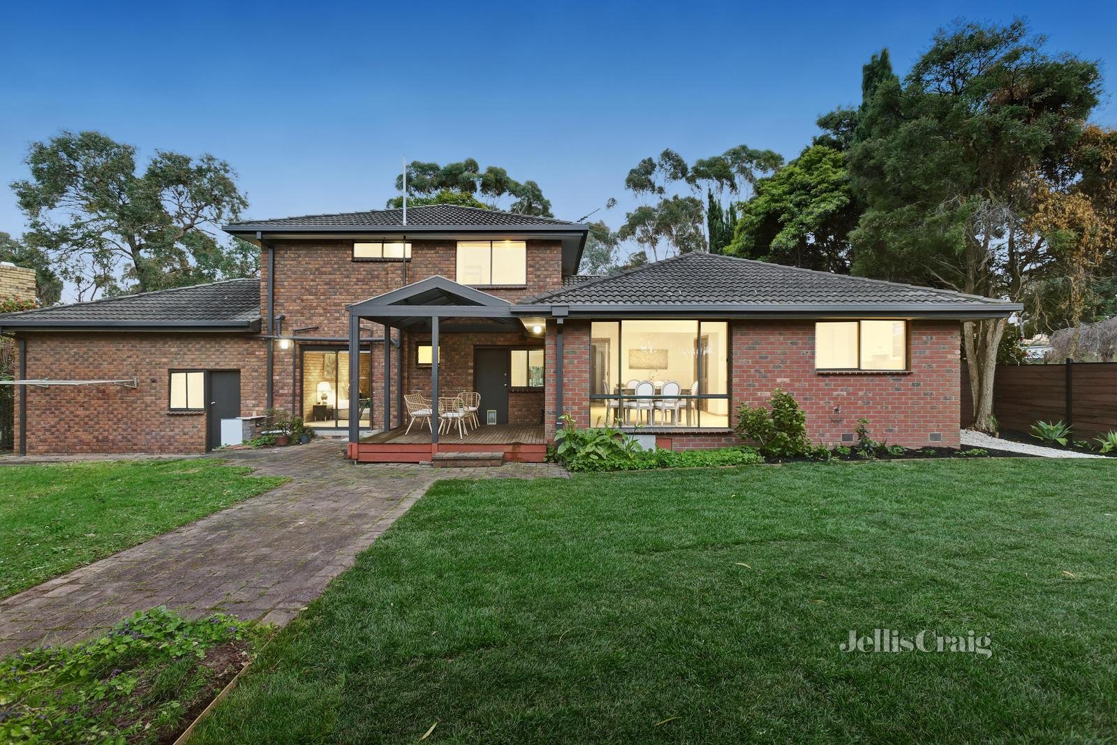 9 Eric Court, Wheelers Hill image 1