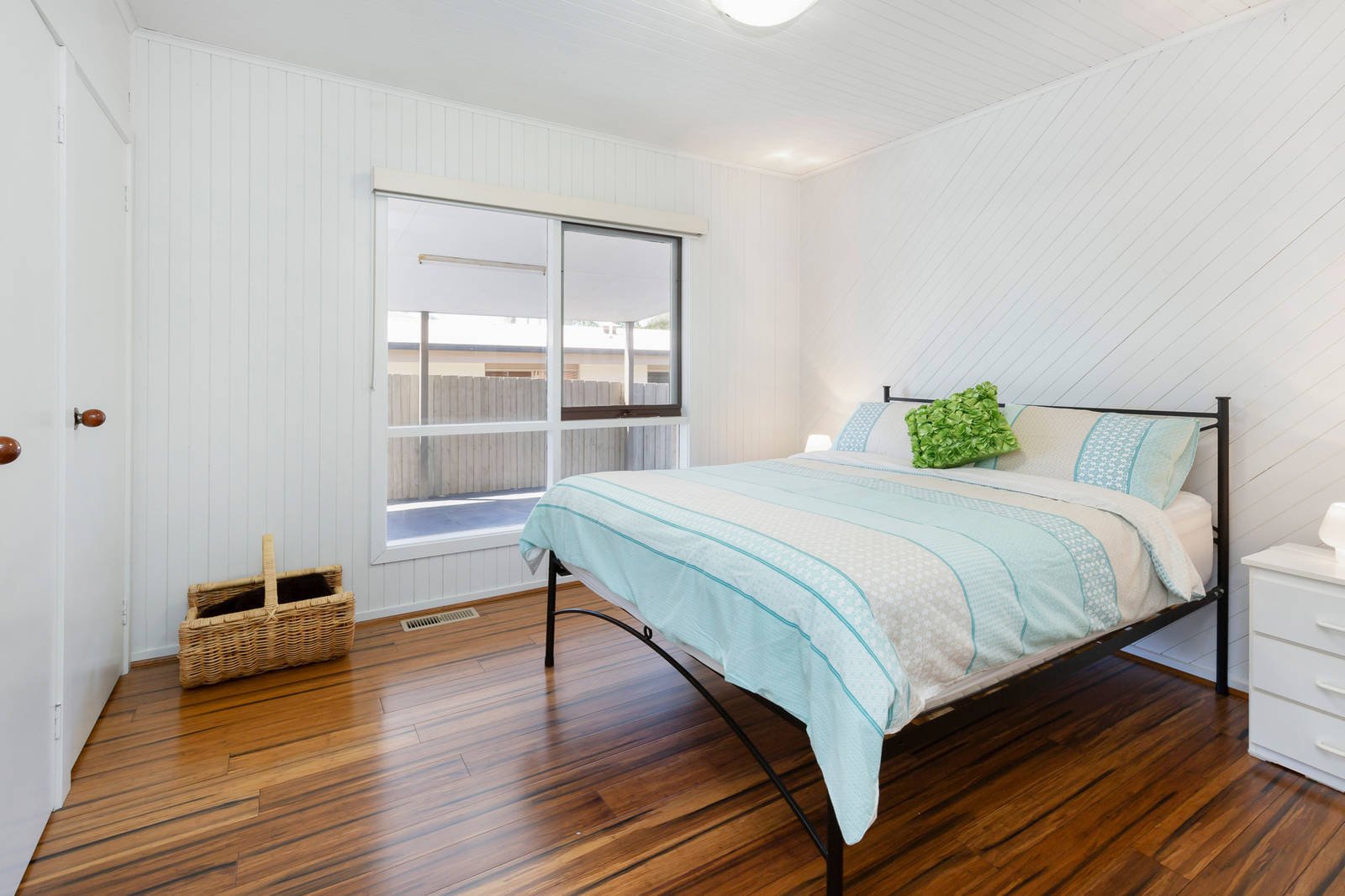 Property Gallery Thumbnail 9