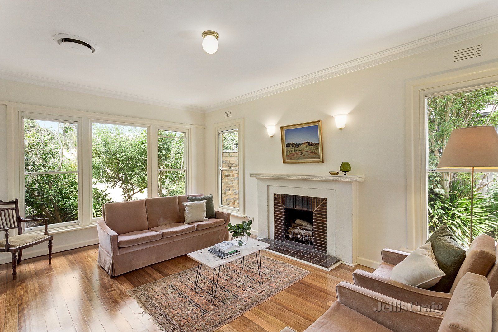 9 Fewster Road, Hampton image 2