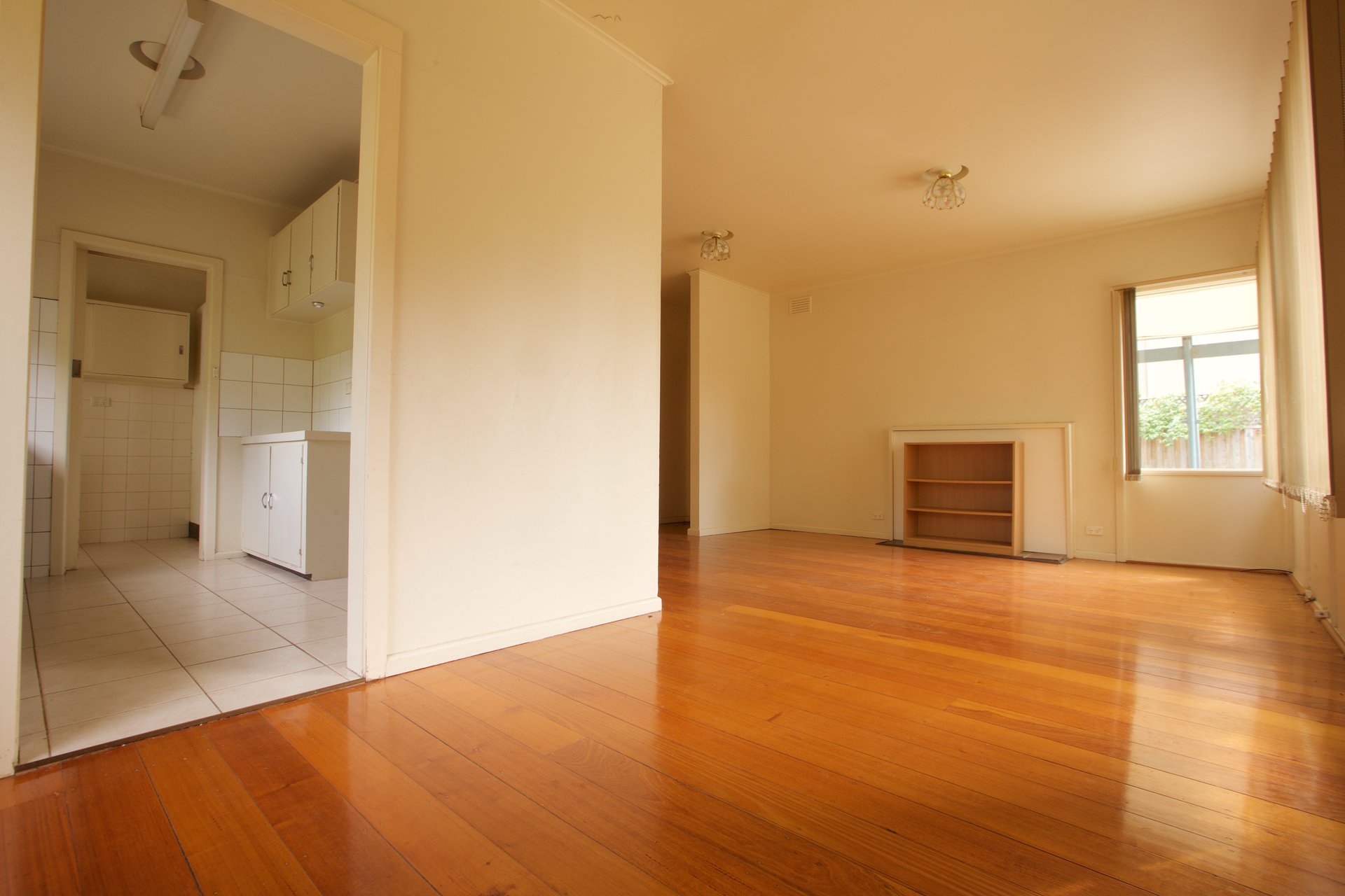 9 Floreat Court, Glen Waverley image 2