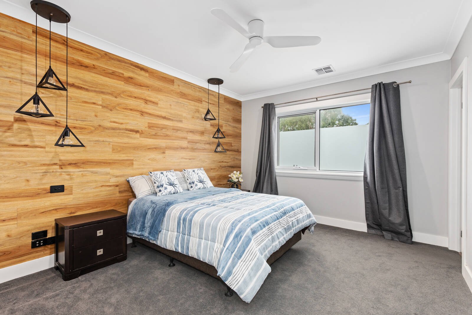 Property Gallery Thumbnail 6