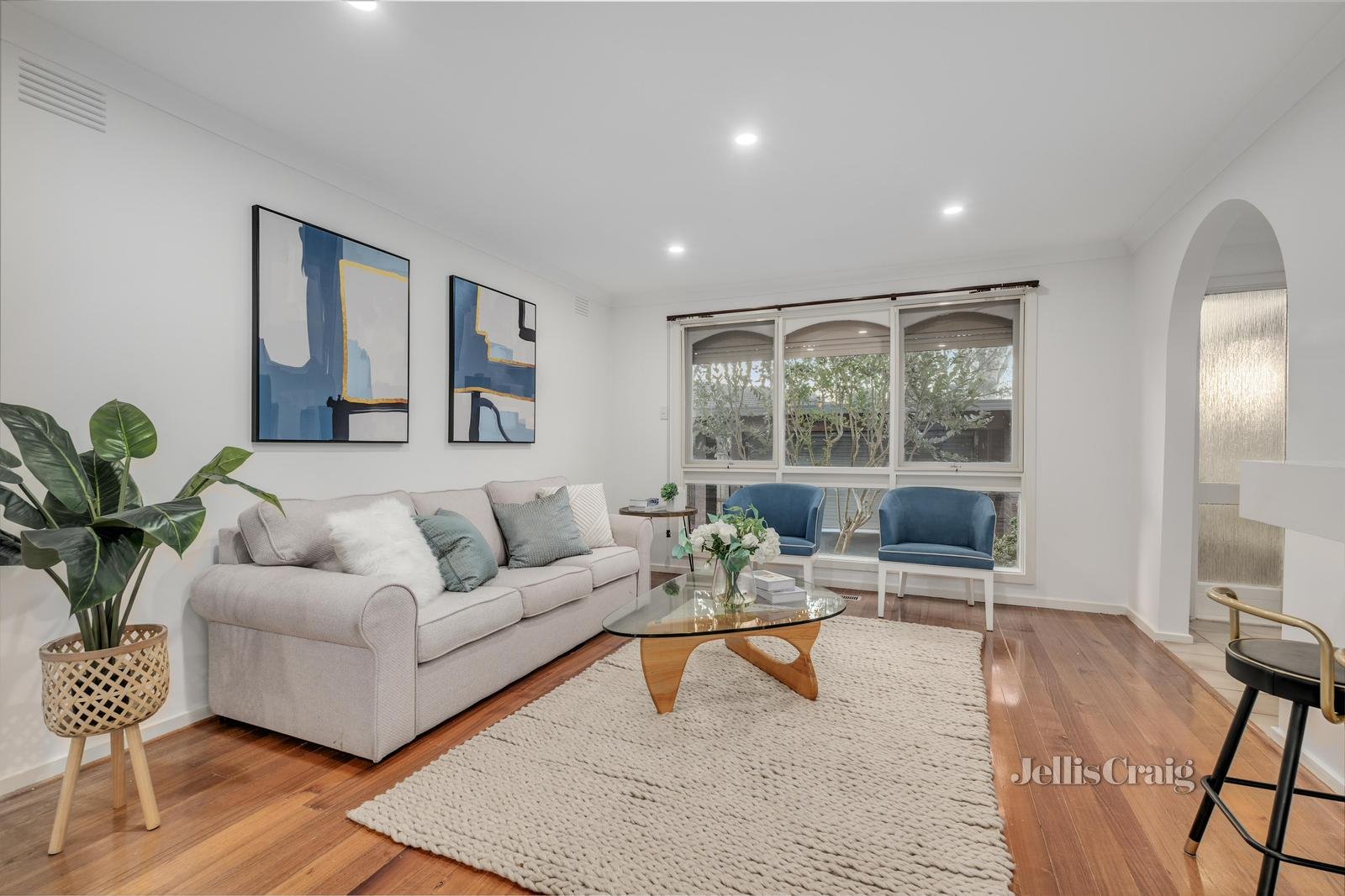 9 Gareth Court, Glen Waverley image 2