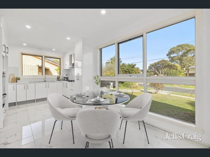 9 Garwain Parade, Glen&nbsp;Waverley image 2