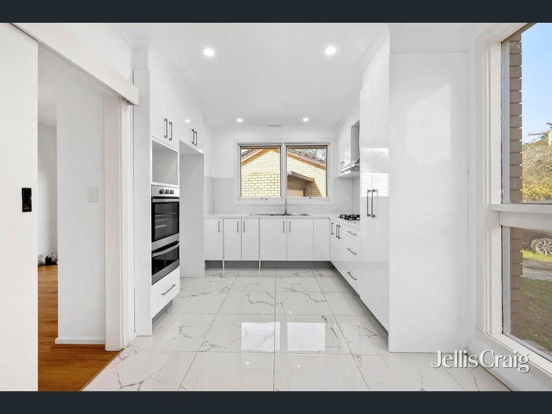 9 Garwain Parade, Glen&nbsp;Waverley image 1
