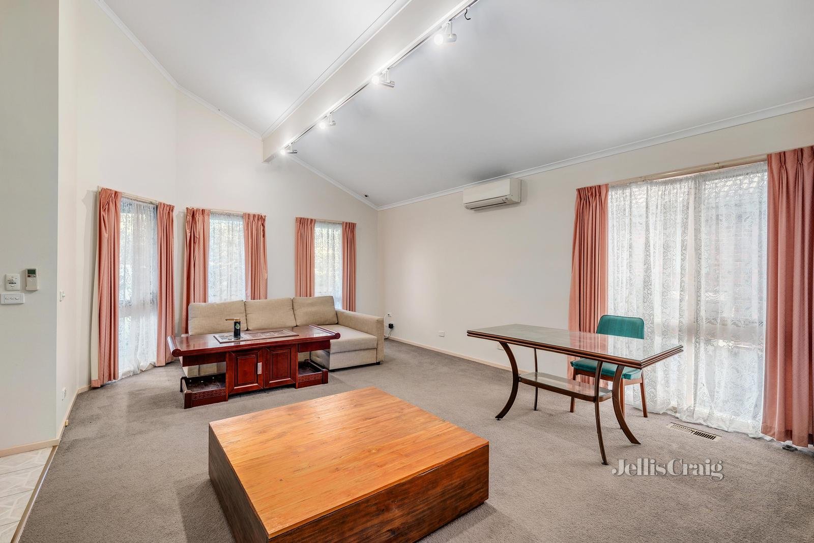 9 Geraldine Close, Wheelers Hill image 5