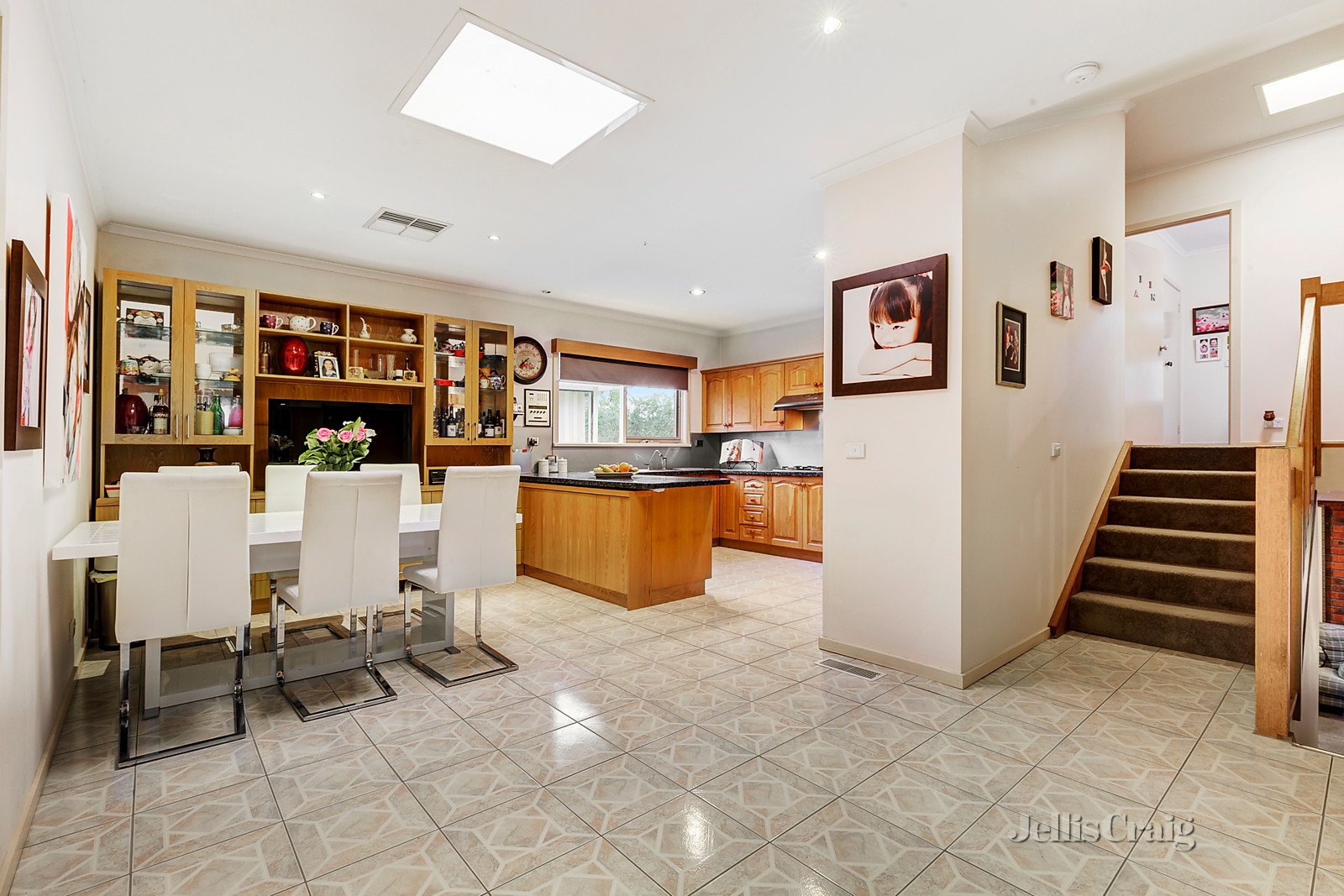 9 Geraldine Close, Wheelers Hill image 5