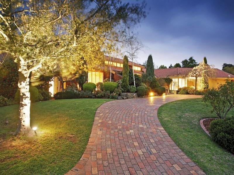 9 Glendenning Rise, Templestowe image 2