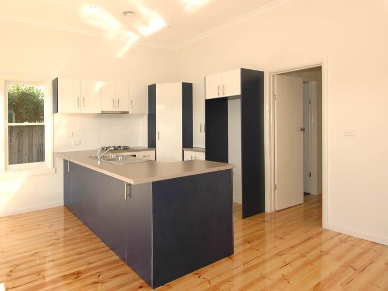 9 Grey Street, East Geelong image 3