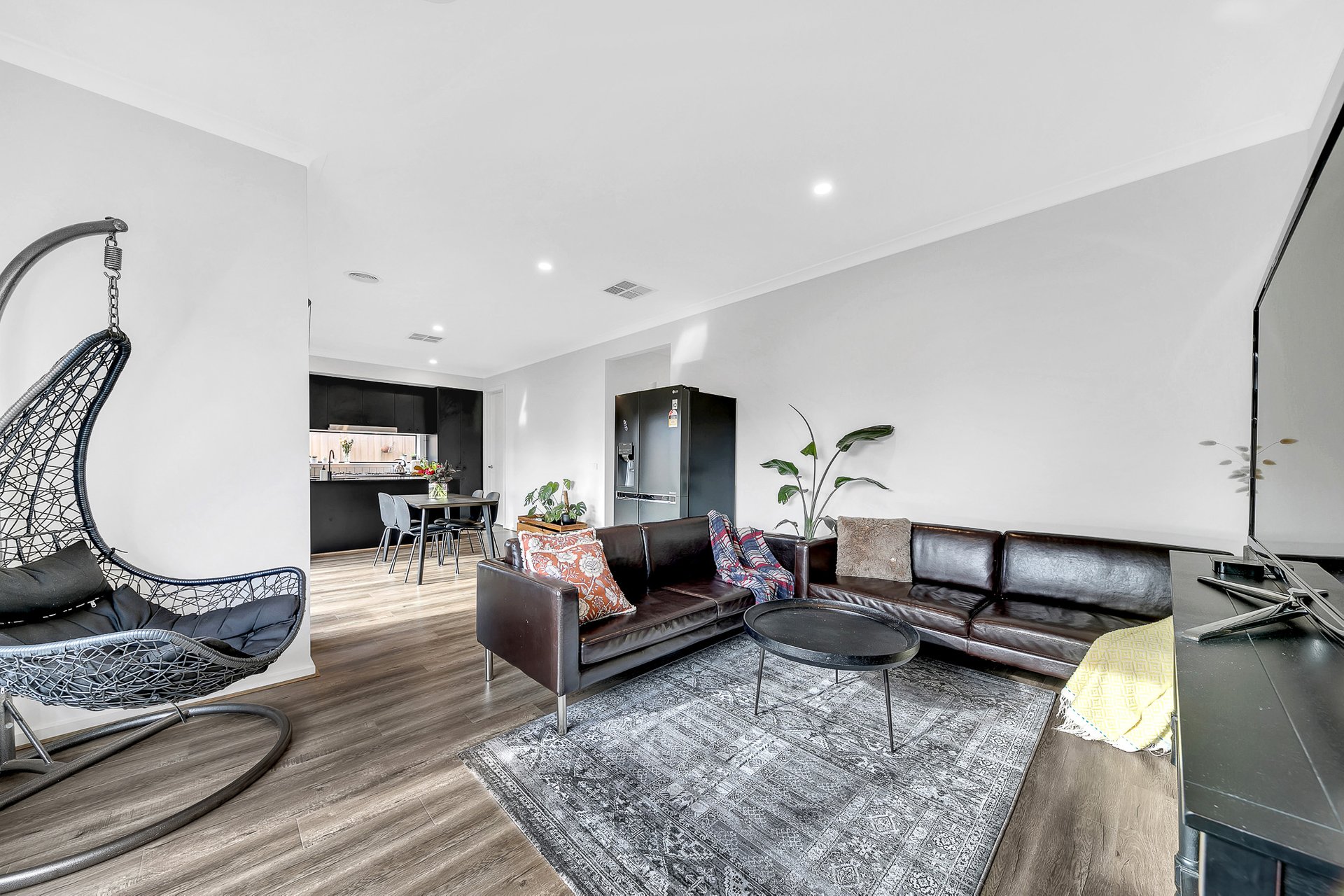 9 Hadley Street, Charlemont image 5