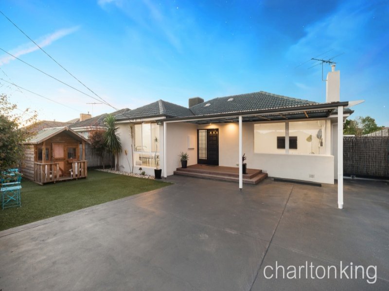 9 Hector Court MOORABBIN