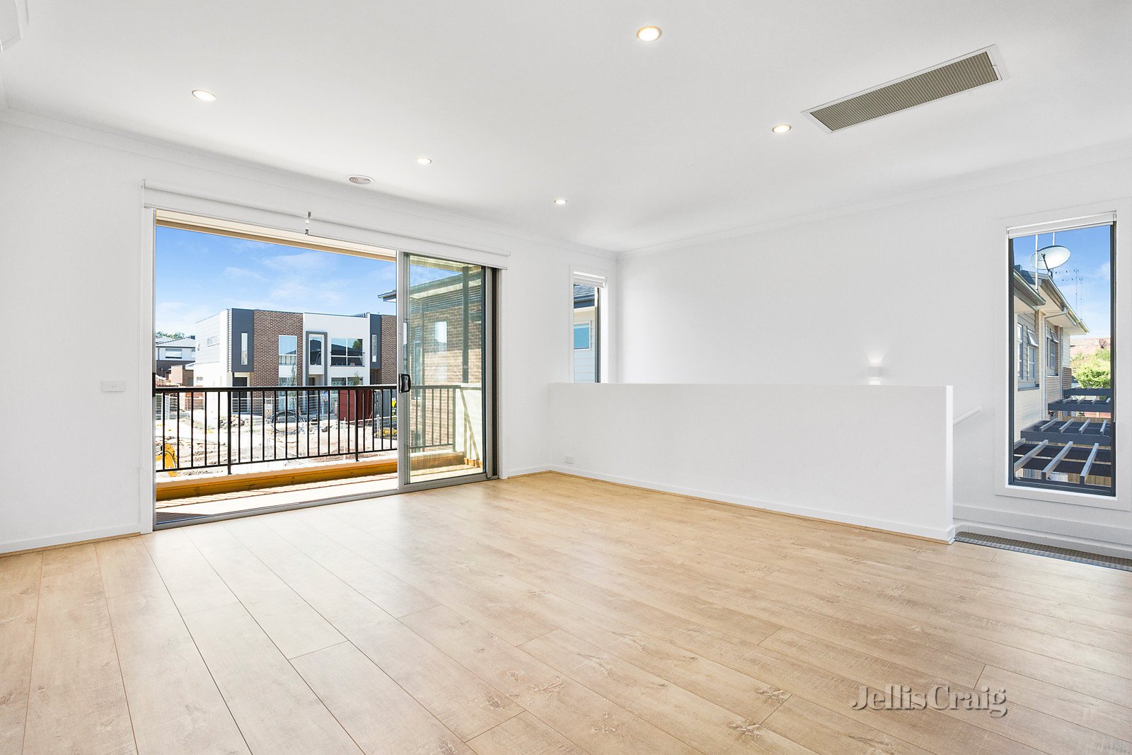 9 Heffernan Walk, Heidelberg Heights image 3