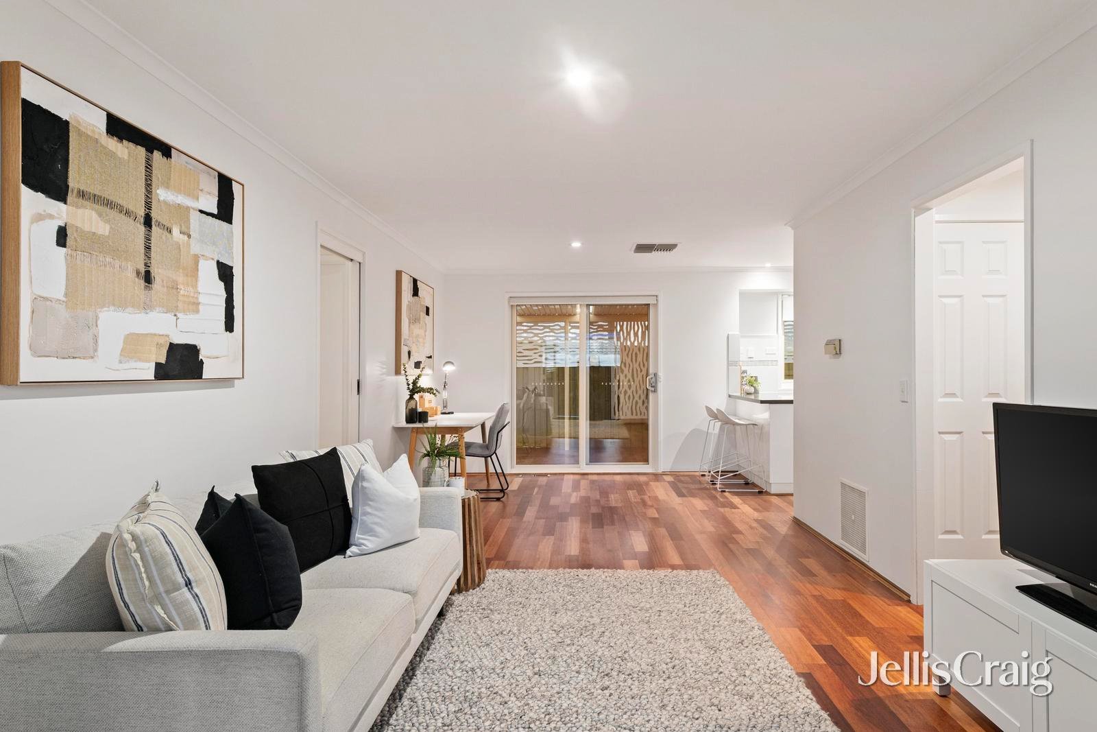 9 Helston Court, Croydon Hills image 5