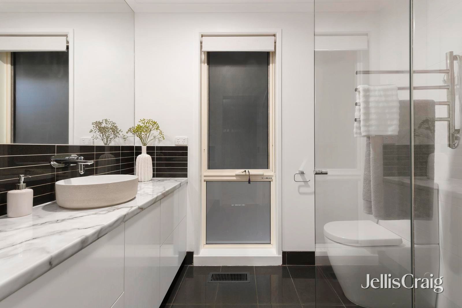 9 Helston Court, Croydon Hills image 8